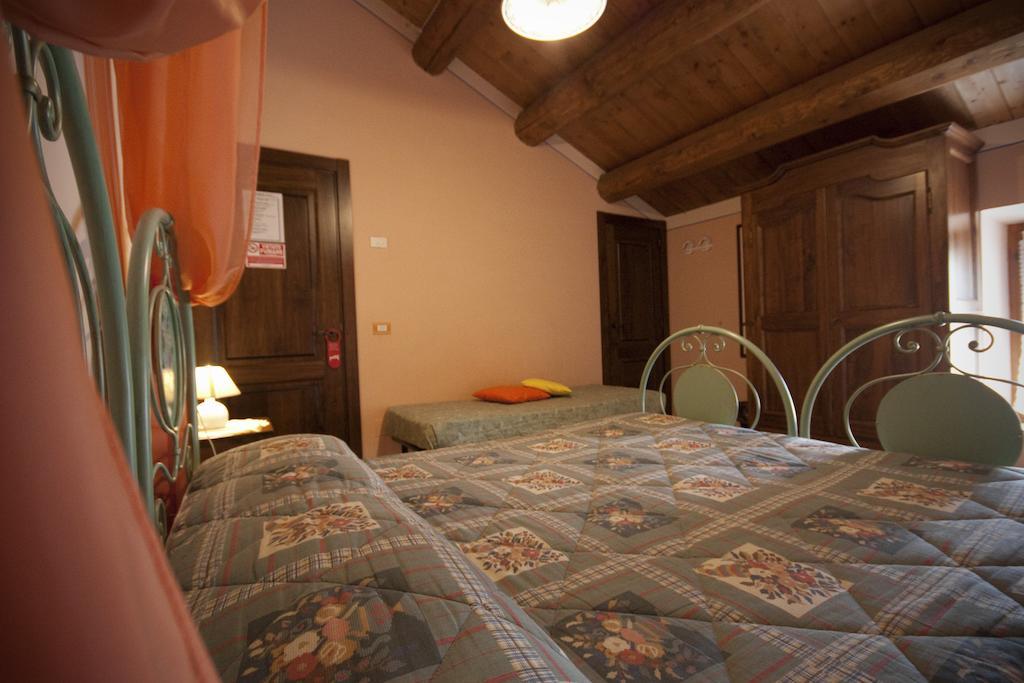 Agriturismo Vecchio Gelso Ortezzano Pokój zdjęcie